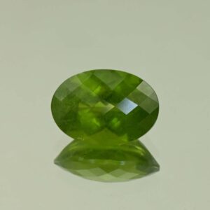 Vesuvianite ch oval 16.4x11.6mm 10.40cts N vs129