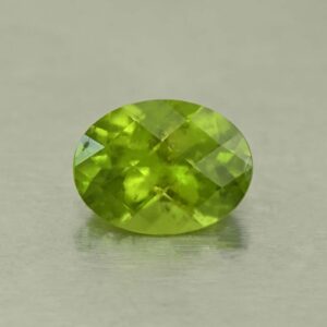 Vesuvianite ch oval 8.0x6.0mm 1.19cts N vs231