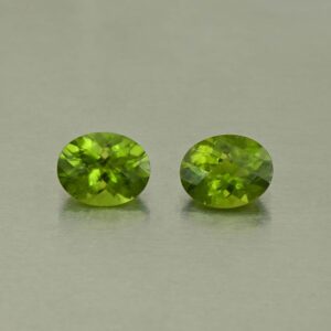Vesuvianite ch oval pair 10.1x8.0mm 5.70cts N vs254