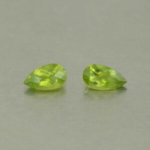 Vesuvianite ch pear pair 7.0x4.0mm 1.03cts N vs268