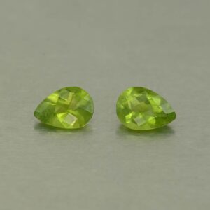 Vesuvianite ch pear pair 7.0x5.0mm 1.23cts N vs271