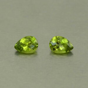 Vesuvianite ch pear pair 7.0x5.0mm 1.46cts N vs275