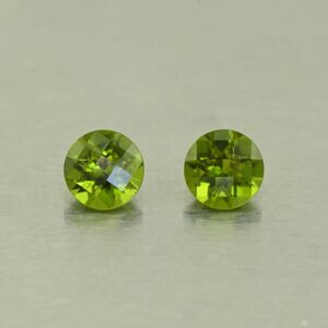 Vesuvianite ch round pair 5.1mm 1.09cts N vs291 SOLD
