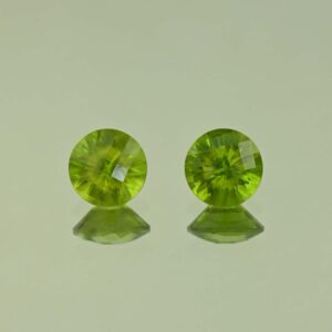Vesuvianite ch round pair 8.1mm 4.26cts N vs180