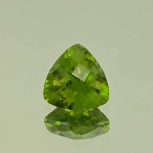 Vesuvianite ch trill 10.5mm 4.52cts N vs114