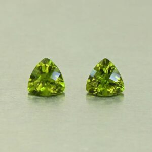 Vesuvianite ch trill pair 5.2mm 1.00cts N vs303