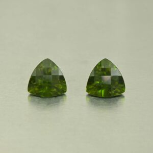 Vesuvianite ch trill pair 9.1mm 5.20cts N vs312