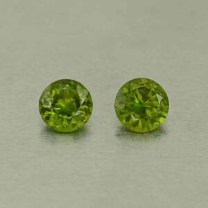 Vesuvianite round pair 6.0mm 1.55cts N vs332