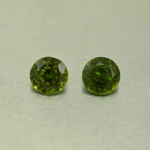 Vesuvianite round pair 9.0mm 4.95cts N vs345