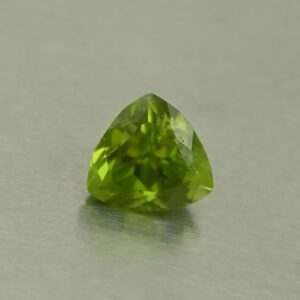 Vesuvianite trill 7.3mm 1.71cts N vs339