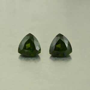 Vesuvianite trill pair 12.7mm 15.12cts N vs348