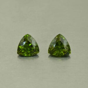 Vesuvianite trill pair 7.9mm 3.23cts N vs342