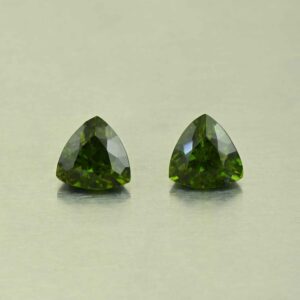 Vesuvianite trill pair 9.0mm 5.19cts N vs346