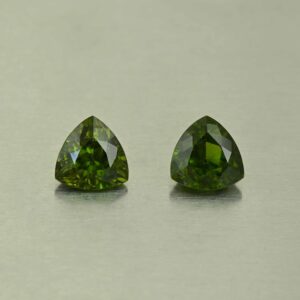 Vesuvianite trill pair 9.1mm 5.29cts N vs347