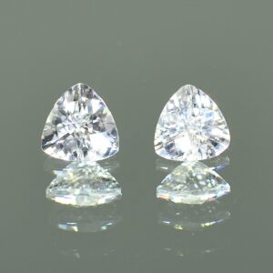 WhiteZircon ch trill pair 7.1mm 3.64cts H zn1130