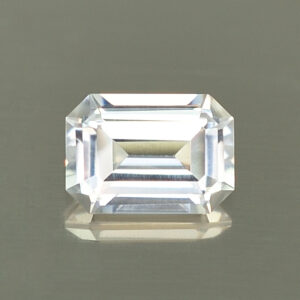 WhiteZircon eme cut 6.5x4.6mm 1.10cts N zn4562