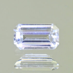 WhiteZircon eme cut 6.9x4.0mm 0.94cts N zn8042