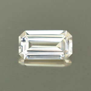WhiteZircon eme cut 9.4x5.0mm 2.12cts N zn4565