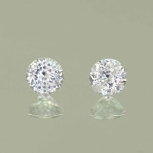 WhiteZircon round pair 5.0mm 1.57cts H zn3931