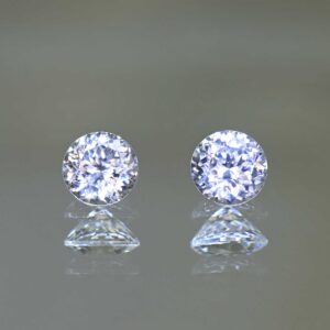 WhiteZircon round pair 5.5mm 2.08cts H zn4288