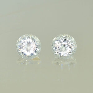 WhiteZircon round pair 6.0mm 2.53cts H zn5611