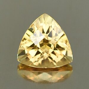 YellowZircon ch trill 8.0mm 2.76cts zn2696