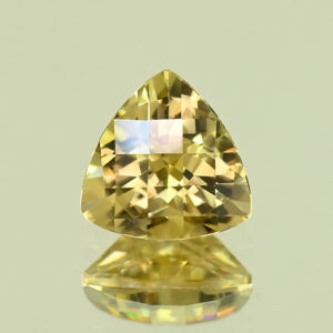 YellowZircon ch trill 8.7mm 3.41cts H zn8028