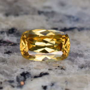 YellowZircon cushion 12.4x8.0mm 5.90cts H zn614 crop