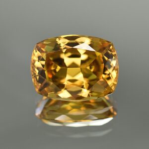 YellowZircon cushion 17.3x13.2mm 21.21cts zn593