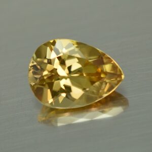 YellowZircon pear 11.1x8.1mm 4.31cts zn3733