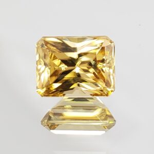 YellowZircon radiant 9.0x7.0mm 3.85cts H zn1821