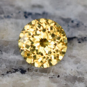 YellowZircon round 9.4mm 4.21cts H zn1722 b crop