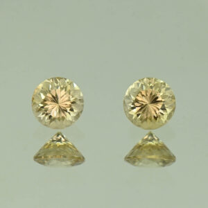 YellowZircon round pair 4.5mm 1.09cts H zn3761