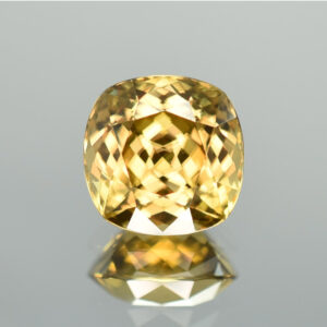 YellowZircon sq cush 13.5mm 16.94cts H zn175 c crop