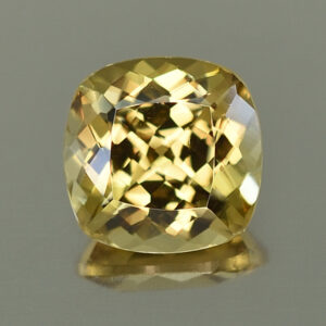 YellowZircon sq cush 8.6mm 4.16cts H zn4080