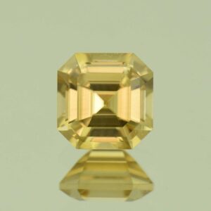 YellowZircon sq eme cut 7.0mm 2.62cts H zn5936