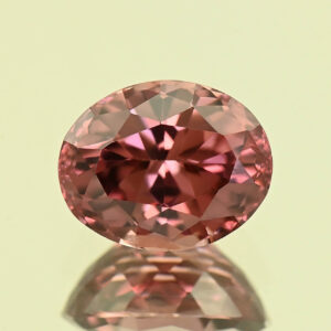 RoseZircon oval 10.0x8.0mm 4.64cts H zn3122