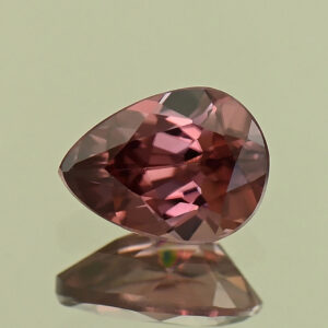 RoseZircon pear 8.1x5.9mm 1.62cts H zn8178