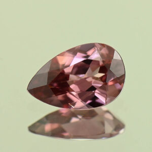 RoseZircon pear 8.6x5.6mm 1.35cts H zn3141
